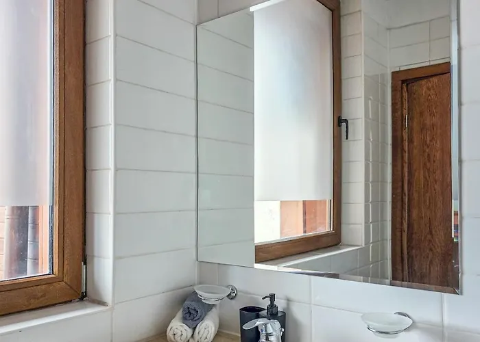 Edel View! 1br Ap With Mountain View In *