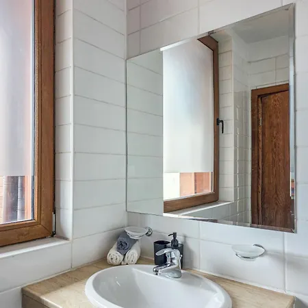 Edel View! 1br Ap With Mountain View In *